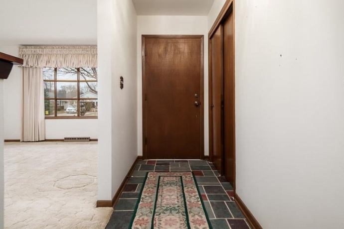 1110 Roxbury, ROCKFORD, Illinois 61107, 3 Bedrooms Bedrooms, ,2 BathroomsBathrooms,House,For Sale,Roxbury,202601667