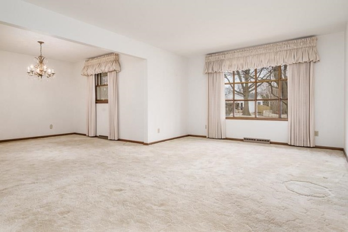 1110 Roxbury, ROCKFORD, Illinois 61107, 3 Bedrooms Bedrooms, ,2 BathroomsBathrooms,House,For Sale,Roxbury,202601667