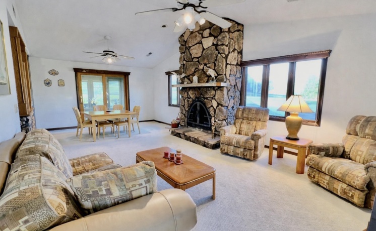 71 Sugarcreek Trail, GALENA, Illinois 61036, 2 Bedrooms Bedrooms, ,1 BathroomBathrooms,House,For Sale,Sugarcreek Trail,202601670