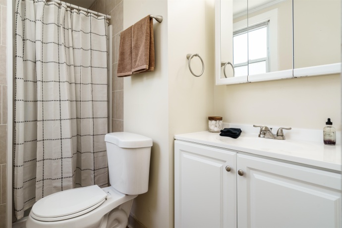 405 1st, ROCKFORD, Illinois 61104, 4 Bedrooms Bedrooms, ,2 BathroomsBathrooms,House,For Sale,1st,202601296