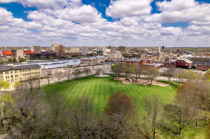 405 1st, ROCKFORD, Illinois 61104, 4 Bedrooms Bedrooms, ,2 BathroomsBathrooms,House,For Sale,1st,202601296