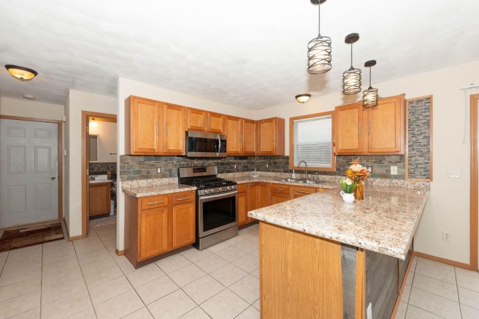 3842 Dunbury, ROCKFORD, Illinois 61101, 3 Bedrooms Bedrooms, ,2 BathroomsBathrooms,House,For Sale,Dunbury,202601679