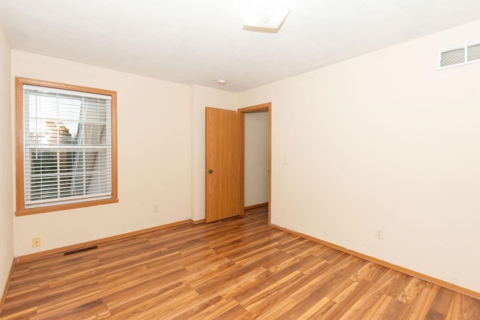 3842 Dunbury, ROCKFORD, Illinois 61101, 3 Bedrooms Bedrooms, ,2 BathroomsBathrooms,House,For Sale,Dunbury,202601679