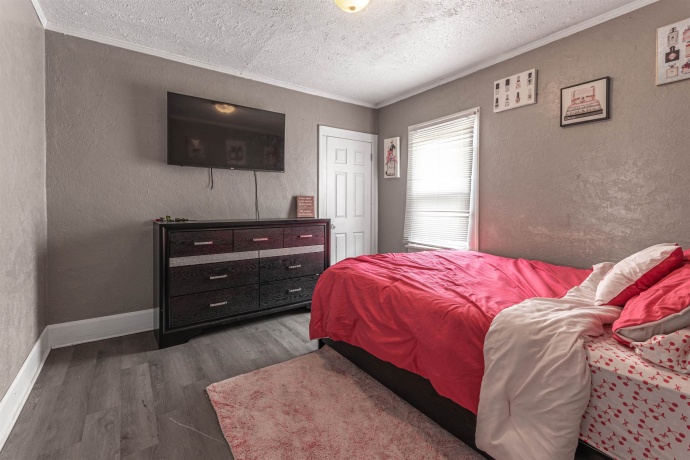 2325 4TH, ROCKFORD, Illinois 61104, 2 Bedrooms Bedrooms, ,1 BathroomBathrooms,House,For Sale,4TH,202601681