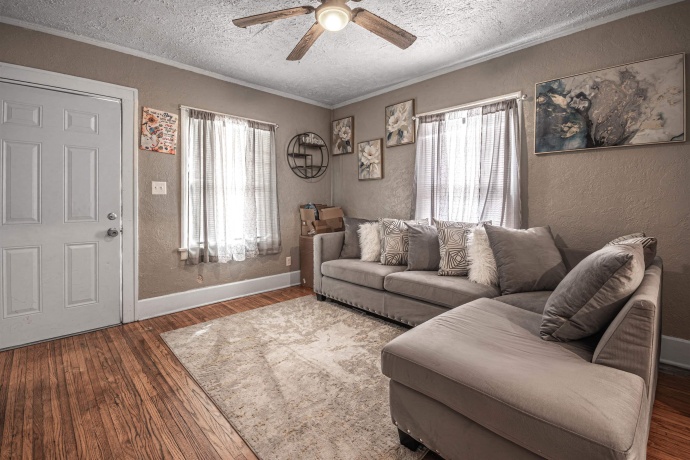 2325 4TH, ROCKFORD, Illinois 61104, 2 Bedrooms Bedrooms, ,1 BathroomBathrooms,House,For Sale,4TH,202601681