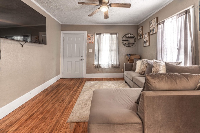 2325 4TH, ROCKFORD, Illinois 61104, 2 Bedrooms Bedrooms, ,1 BathroomBathrooms,House,For Sale,4TH,202601681