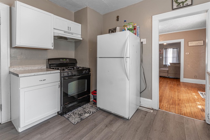 2325 4TH, ROCKFORD, Illinois 61104, 2 Bedrooms Bedrooms, ,1 BathroomBathrooms,House,For Sale,4TH,202601681