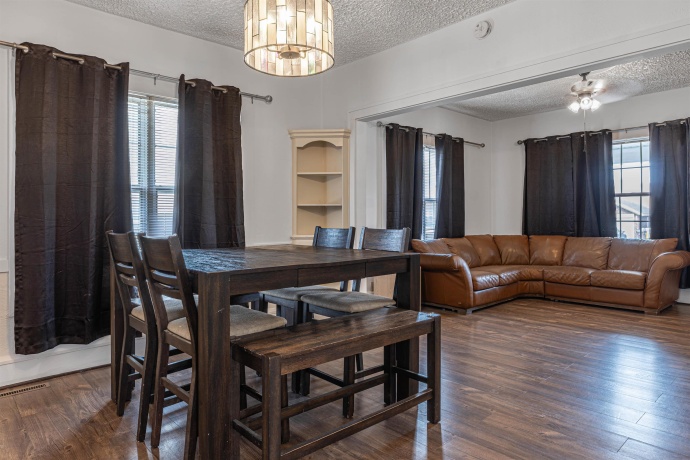 1615 15th, ROCKFORD, Illinois 61104, 3 Bedrooms Bedrooms, ,1 BathroomBathrooms,House,For Sale,15th,202601683