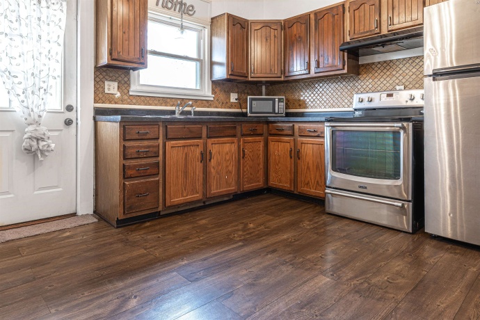 1615 15th, ROCKFORD, Illinois 61104, 3 Bedrooms Bedrooms, ,1 BathroomBathrooms,House,For Sale,15th,202601683