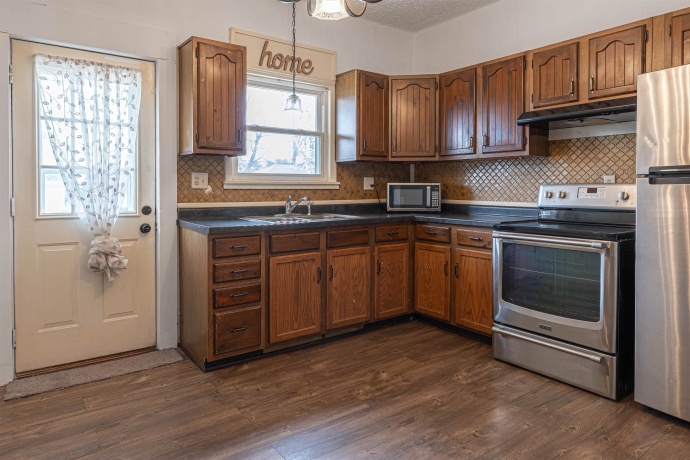 1615 15th, ROCKFORD, Illinois 61104, 3 Bedrooms Bedrooms, ,1 BathroomBathrooms,House,For Sale,15th,202601683