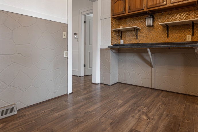 1615 15th, ROCKFORD, Illinois 61104, 3 Bedrooms Bedrooms, ,1 BathroomBathrooms,House,For Sale,15th,202601683