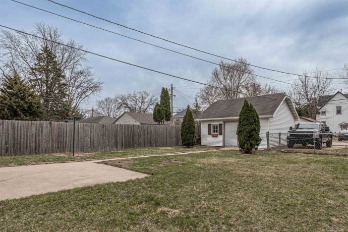 1615 15th, ROCKFORD, Illinois 61104, 3 Bedrooms Bedrooms, ,1 BathroomBathrooms,House,For Sale,15th,202601683