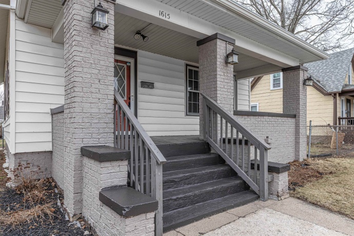 1615 15th, ROCKFORD, Illinois 61104, 3 Bedrooms Bedrooms, ,1 BathroomBathrooms,House,For Sale,15th,202601683