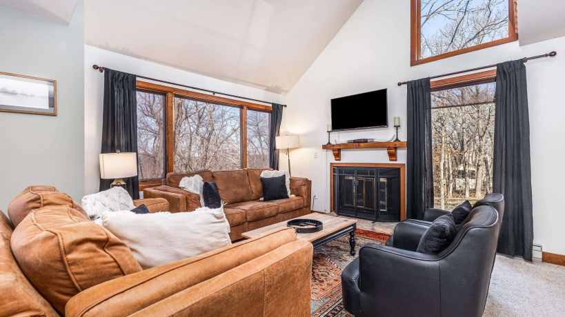 14 Pinehurst, GALENA, Illinois 61036, 3 Bedrooms Bedrooms, ,3 BathroomsBathrooms,House,For Sale,Pinehurst,202601684