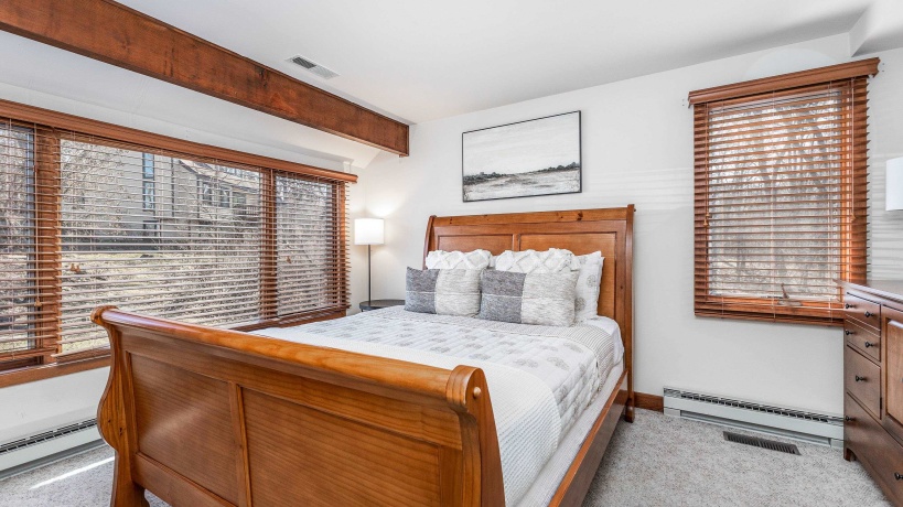 14 Pinehurst, GALENA, Illinois 61036, 3 Bedrooms Bedrooms, ,3 BathroomsBathrooms,House,For Sale,Pinehurst,202601684