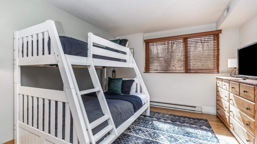 14 Pinehurst, GALENA, Illinois 61036, 3 Bedrooms Bedrooms, ,3 BathroomsBathrooms,House,For Sale,Pinehurst,202601684