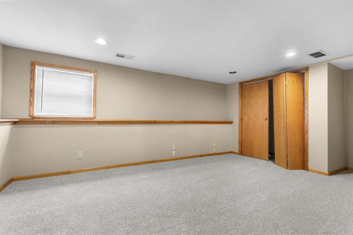 2523 Bluffside, ROCKFORD, Illinois 61109, 3 Bedrooms Bedrooms, ,2 BathroomsBathrooms,House,For Sale,Bluffside,202601686