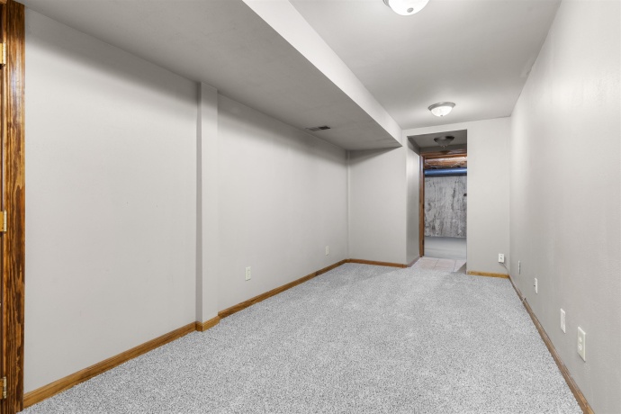 2523 Bluffside, ROCKFORD, Illinois 61109, 3 Bedrooms Bedrooms, ,2 BathroomsBathrooms,House,For Sale,Bluffside,202601686