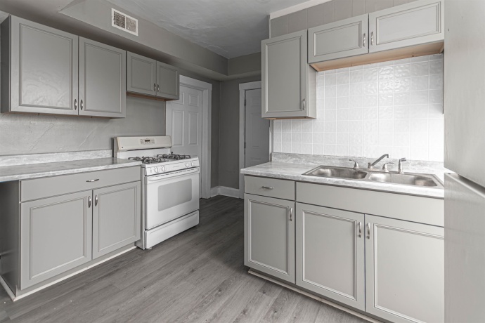 1235 Court, ROCKFORD, Illinois 61102, ,3 - 4 Units,For Sale,Court,202601690