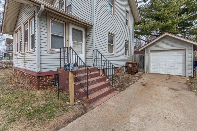 720 18th, ROCKFORD, Illinois 61104, 3 Bedrooms Bedrooms, ,1 BathroomBathrooms,House,For Sale,18th,202601691