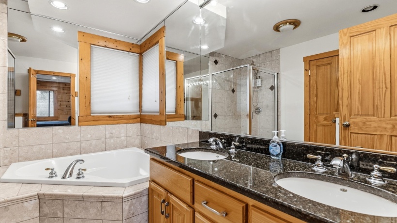 38 Cemetery Ridge, GALENA, Illinois 61036, 5 Bedrooms Bedrooms, ,4 BathroomsBathrooms,House,For Sale,Cemetery Ridge,202601694