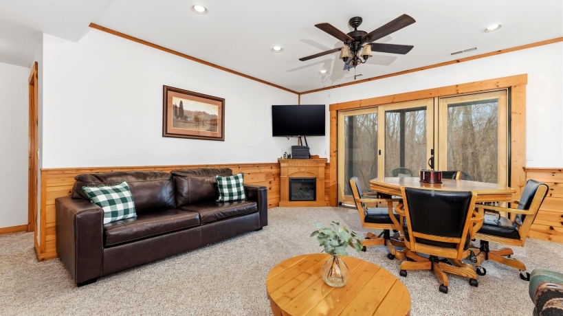 38 Cemetery Ridge, GALENA, Illinois 61036, 5 Bedrooms Bedrooms, ,4 BathroomsBathrooms,House,For Sale,Cemetery Ridge,202601694