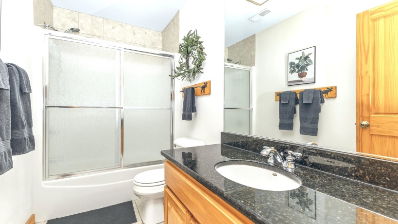 38 Cemetery Ridge, GALENA, Illinois 61036, 5 Bedrooms Bedrooms, ,4 BathroomsBathrooms,House,For Sale,Cemetery Ridge,202601694