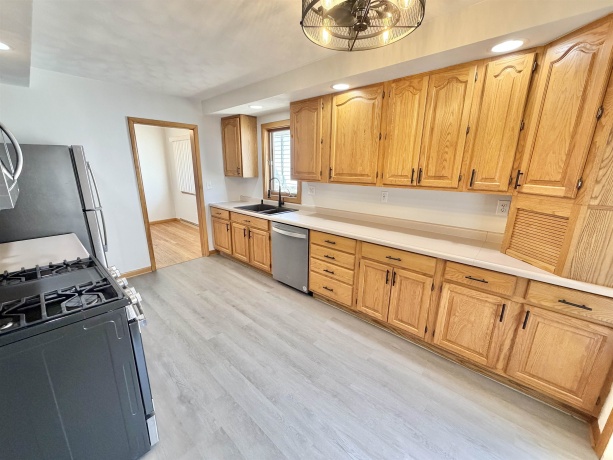 1615 26th, ROCKFORD, Illinois 61108, 2 Bedrooms Bedrooms, ,1 BathroomBathrooms,House,For Sale,26th,202601695