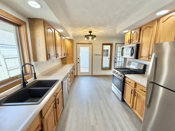 1615 26th, ROCKFORD, Illinois 61108, 2 Bedrooms Bedrooms, ,1 BathroomBathrooms,House,For Sale,26th,202601695