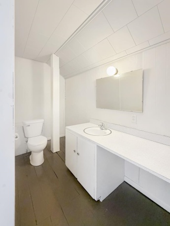 405 Apple, FREEPORT, Illinois 61032, 4 Bedrooms Bedrooms, ,1 BathroomBathrooms,House,For Sale,Apple,202601696