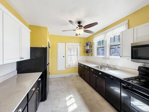 405 Apple, FREEPORT, Illinois 61032, 4 Bedrooms Bedrooms, ,1 BathroomBathrooms,House,For Sale,Apple,202601696