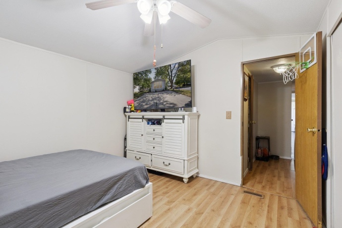 579 Park, BELVIDERE, Illinois 61008, 2 Bedrooms Bedrooms, ,1 BathroomBathrooms,House,For Sale,Park,202601697