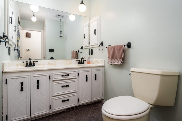 1626 Constitution, ROCKFORD, Illinois 61103, 3 Bedrooms Bedrooms, ,2 BathroomsBathrooms,House,For Sale,Constitution,202601698