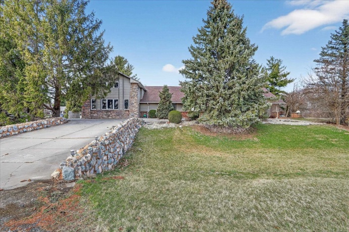 5992 Palisades, ROCKFORD, Illinois 61109, 5 Bedrooms Bedrooms, ,3 BathroomsBathrooms,House,For Sale,Palisades,202601710