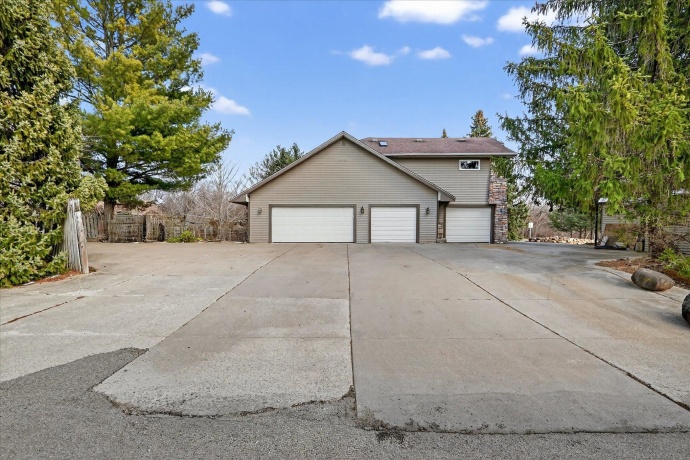 5992 Palisades, ROCKFORD, Illinois 61109, 5 Bedrooms Bedrooms, ,3 BathroomsBathrooms,House,For Sale,Palisades,202601710