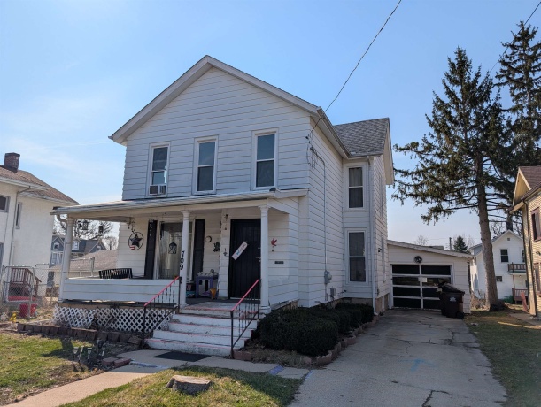 709 Lincoln, FREEPORT, Illinois 61032, 4 Bedrooms Bedrooms, ,1 BathroomBathrooms,House,For Sale,Lincoln,202601713