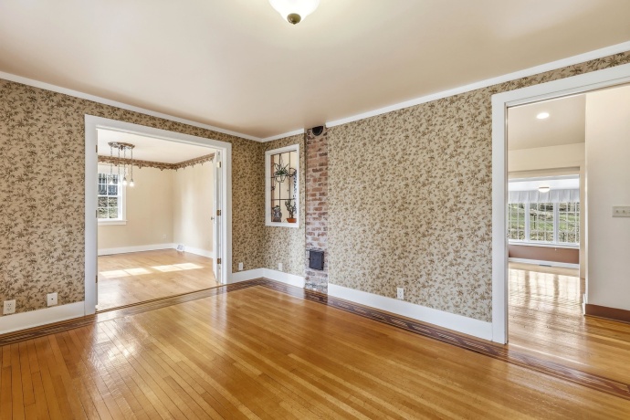 619 Dodge, GALENA, Illinois 61036, 2 Bedrooms Bedrooms, ,2 BathroomsBathrooms,House,For Sale,Dodge,202601725