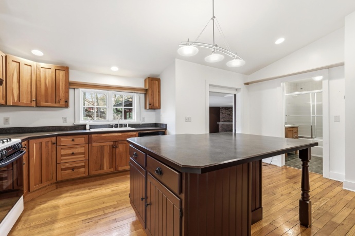 619 Dodge, GALENA, Illinois 61036, 2 Bedrooms Bedrooms, ,2 BathroomsBathrooms,House,For Sale,Dodge,202601725