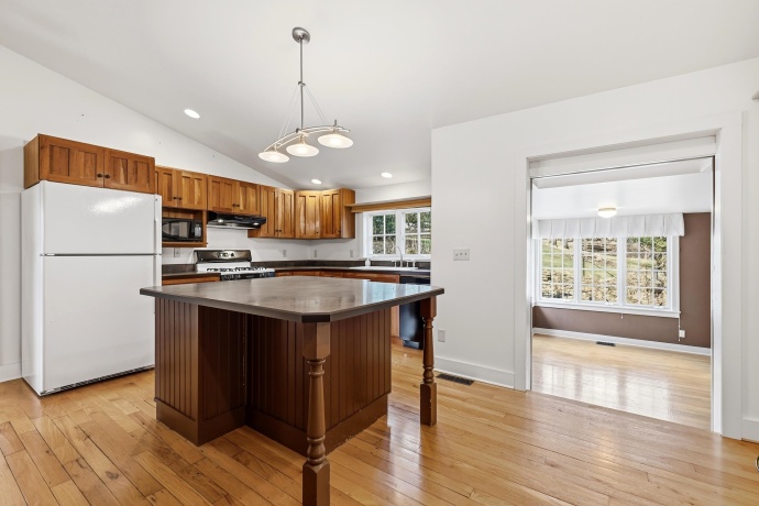 619 Dodge, GALENA, Illinois 61036, 2 Bedrooms Bedrooms, ,2 BathroomsBathrooms,House,For Sale,Dodge,202601725