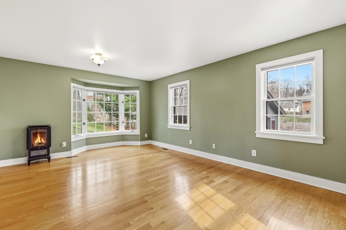 619 Dodge, GALENA, Illinois 61036, 2 Bedrooms Bedrooms, ,2 BathroomsBathrooms,House,For Sale,Dodge,202601725