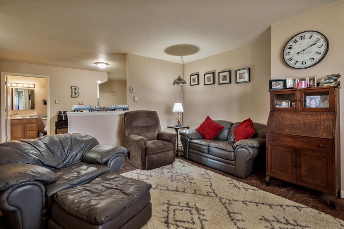 9960 Bitterroot, ROSCOE, Illinois 61073, ,3 - 4 Units,For Sale,Bitterroot,202601727