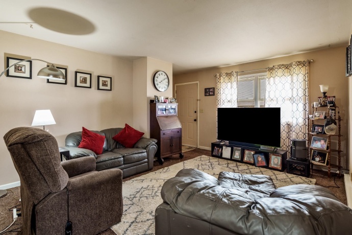 9960 Bitterroot, ROSCOE, Illinois 61073, ,3 - 4 Units,For Sale,Bitterroot,202601727