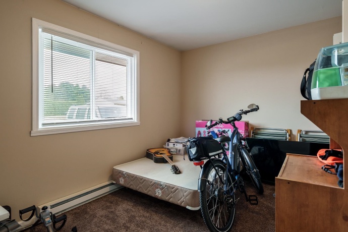 9960 Bitterroot, ROSCOE, Illinois 61073, ,3 - 4 Units,For Sale,Bitterroot,202601727