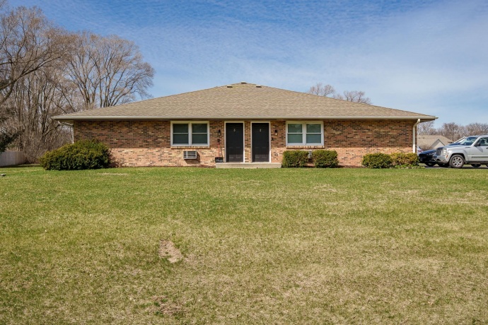 9960 Bitterroot, ROSCOE, Illinois 61073, ,3 - 4 Units,For Sale,Bitterroot,202601727