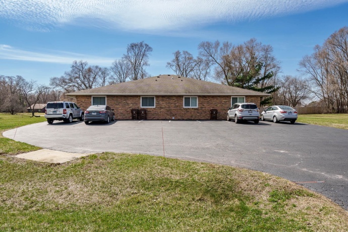9960 Bitterroot, ROSCOE, Illinois 61073, ,3 - 4 Units,For Sale,Bitterroot,202601727