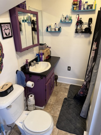 436 Apple, FREEPORT, Illinois 61032, 4 Bedrooms Bedrooms, ,2 BathroomsBathrooms,House,For Sale,Apple,202601728