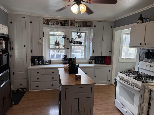 436 Apple, FREEPORT, Illinois 61032, 4 Bedrooms Bedrooms, ,2 BathroomsBathrooms,House,For Sale,Apple,202601728