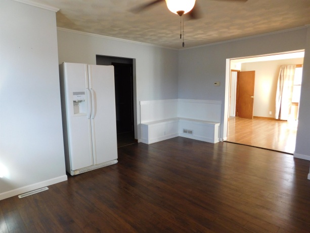 303 Locust, LENA, Illinois 61048, 3 Bedrooms Bedrooms, ,1 BathroomBathrooms,House,For Sale,Locust,202601734