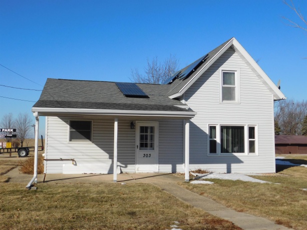 303 Locust, LENA, Illinois 61048, 3 Bedrooms Bedrooms, ,1 BathroomBathrooms,House,For Sale,Locust,202601734