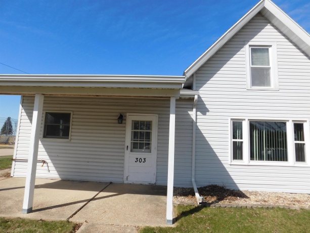 303 Locust, LENA, Illinois 61048, 3 Bedrooms Bedrooms, ,1 BathroomBathrooms,House,For Sale,Locust,202601734